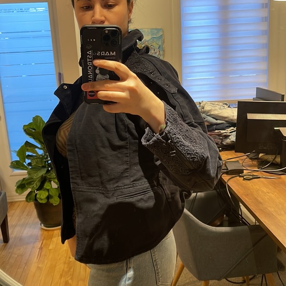 Beautiful fashionable high quality embroidered jacket with design puffy sleeves - Picture 2 of 15